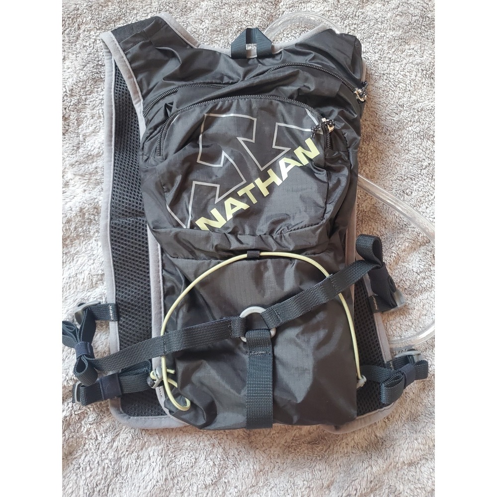 NATHAN Sports Black 1.5L Bladder Hydration Pack Hiking Backpack